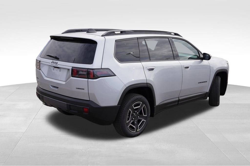 New 2026 Silver Zynith Clear-Coat Exterior Paint Jeep Laredo image 3