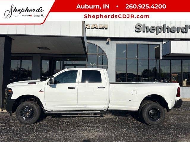 New 2026 Bright White Clear-Coat Exterior Paint RAM TRADESMAN image 1