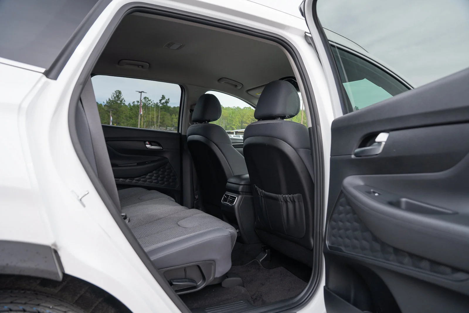 Used 2023 White Hyundai SEL image 13