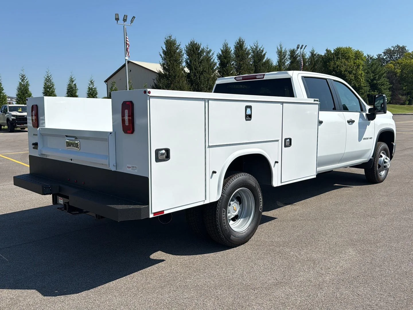 New 2026 Summit White Chevrolet Work Truck image 23