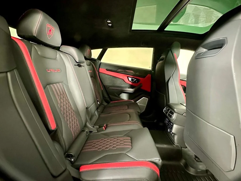 Used 2024 Black Lamborghini S image 23