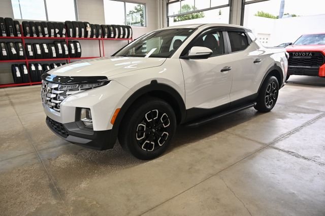 Used 2023 White Hyundai SEL image 9