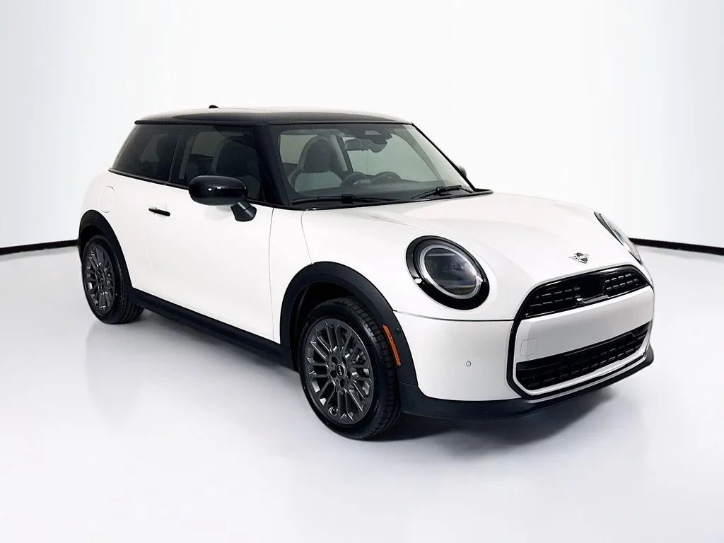 New 2026 Nanuq White Metallic MINI Signature Plus image 3