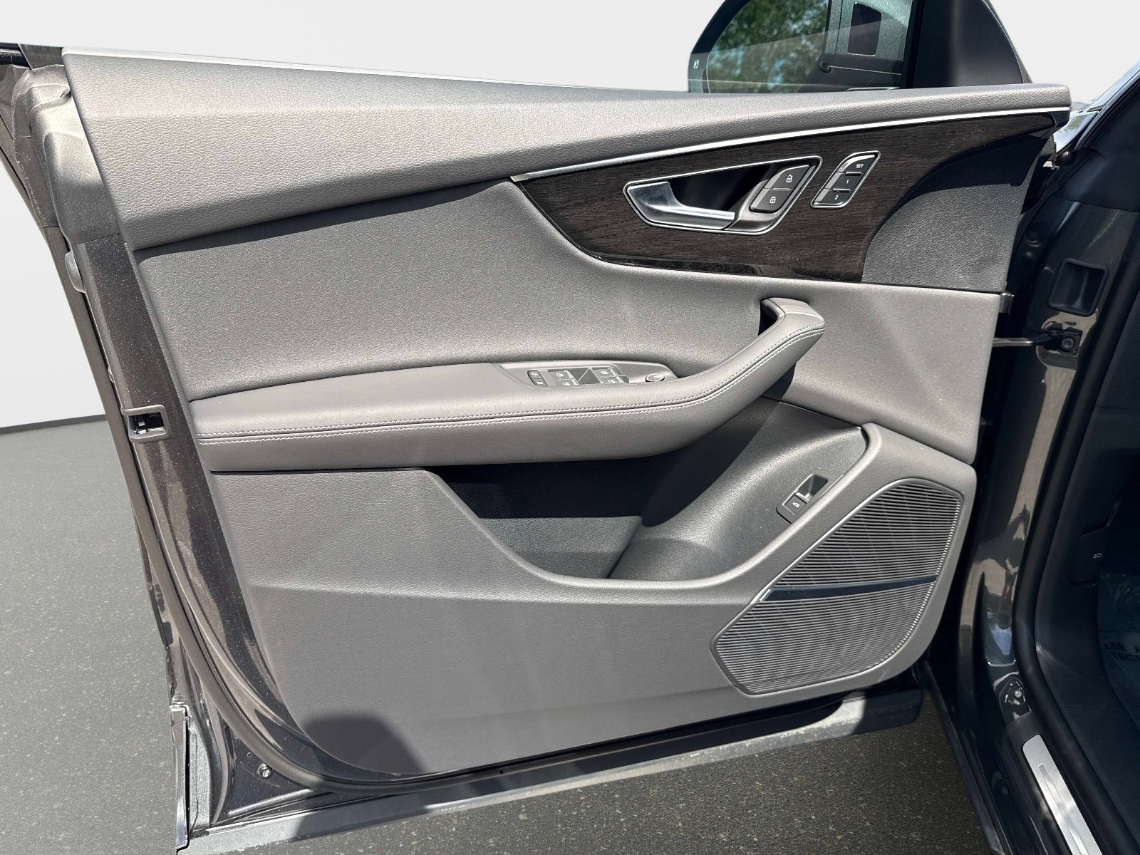 New 2026 Daytona Gray Pearl Effect Audi Premium Plus image 15
