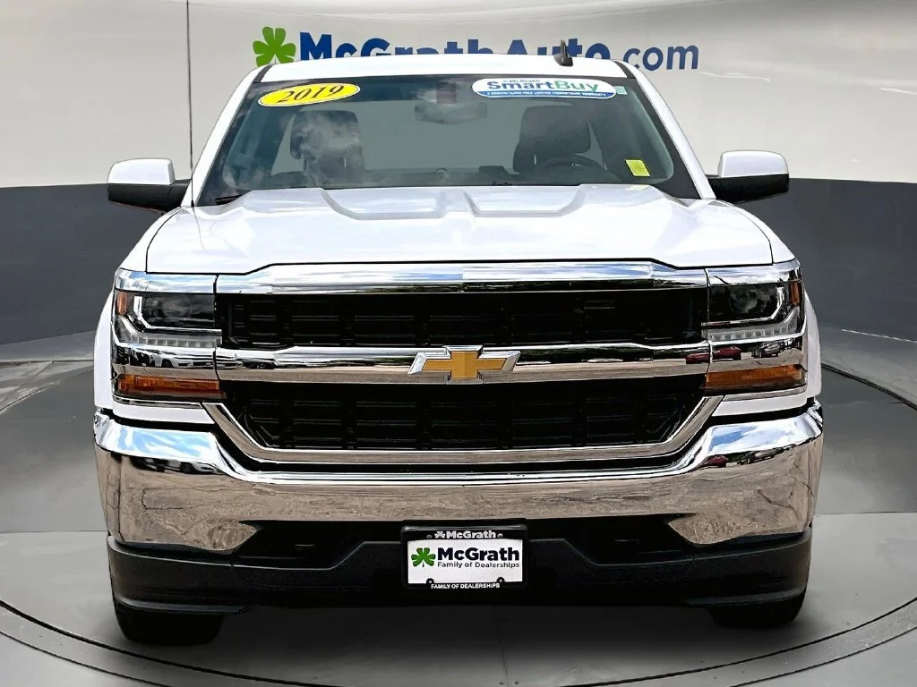 Used 2019 White Chevrolet LT image 2