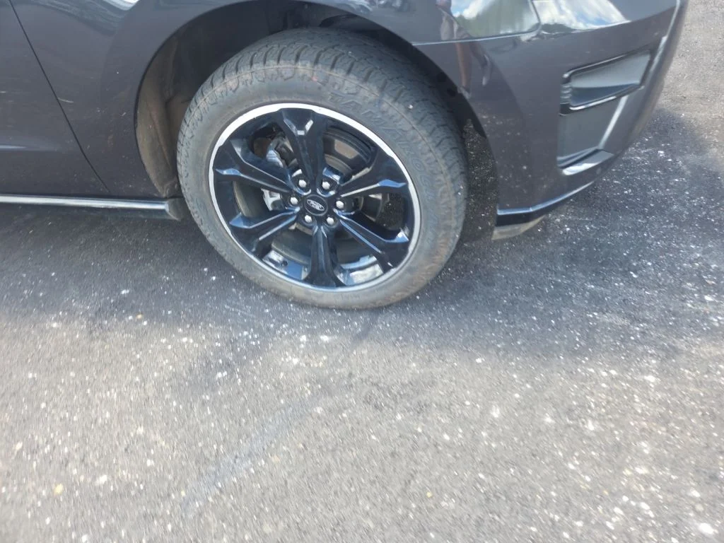 Certified Used 2023  Ford Limited image 16
