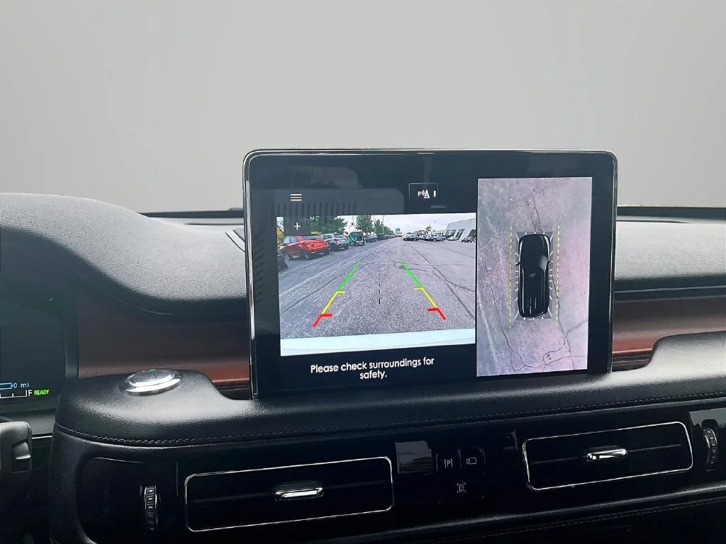 Used 2020 White Lincoln Grand Touring image 22
