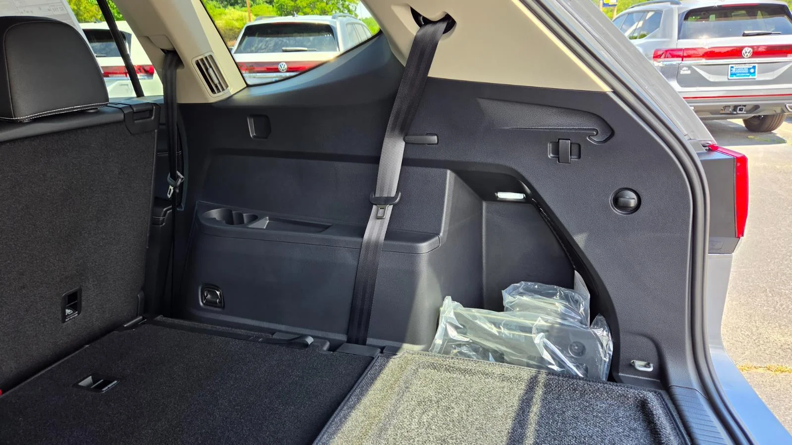 New 2026 silver mist metallic Volkswagen 2.0T SE image 70