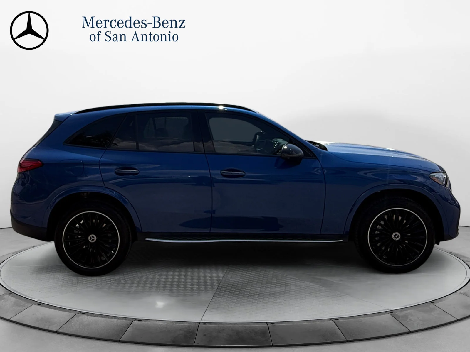 New 2027 Blue Mercedes-Benz GLC 300 image 8