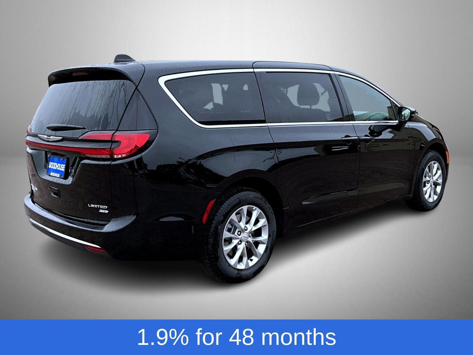 New 2026 Diamond Black Crystal Pearl-Coat Exterior Paint Chrysler Limited image 5