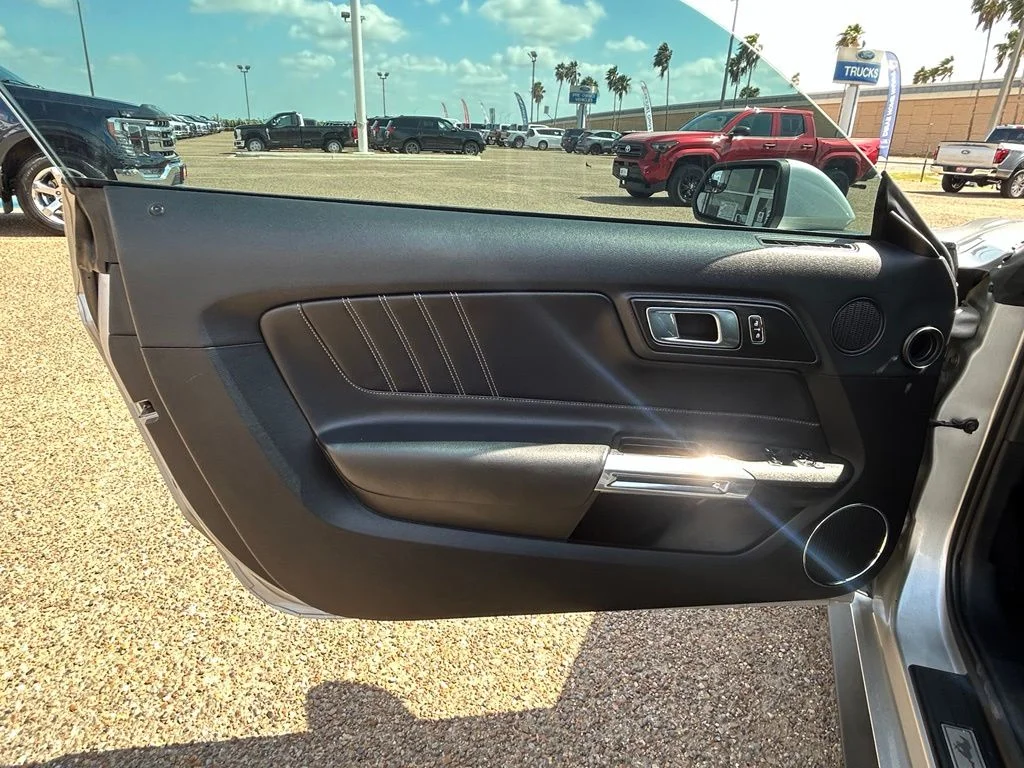 Used 2018 Silver Ford GT Premium image 10