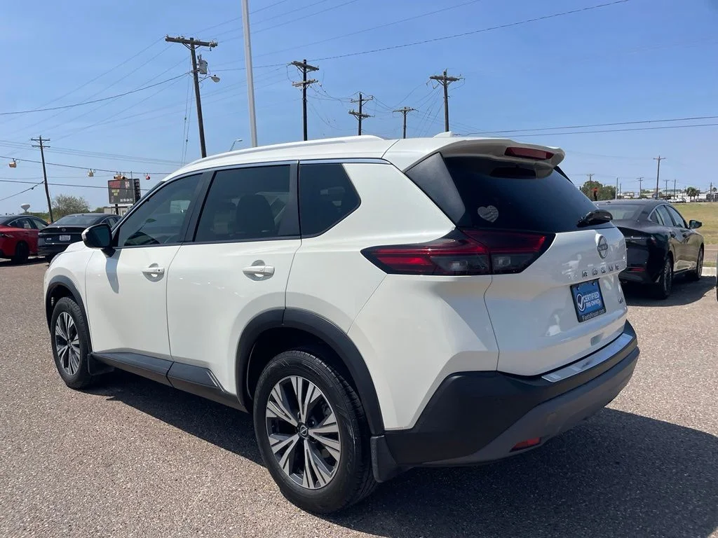 Used 2023 White Nissan SV image 4