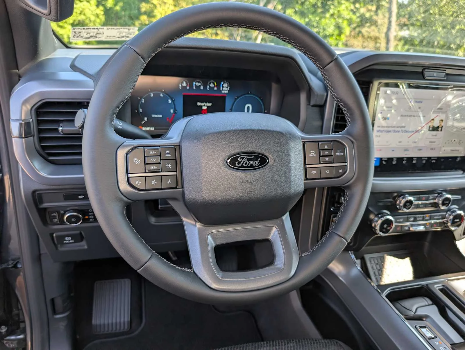 New 2026 Carbonized Gray Metallic Ford XLT image 31