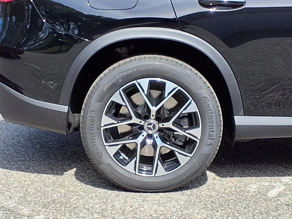 New 2025 Black Mercedes-Benz GLC 350 image 8