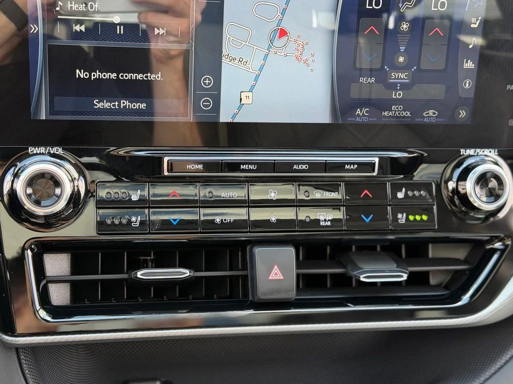 Used 2022 Red Toyota Platinum image 19