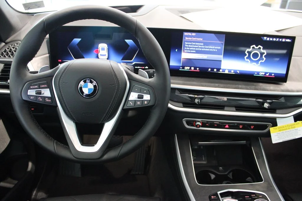 New 2026 Mineral White Metallic BMW xDrive40i image 5