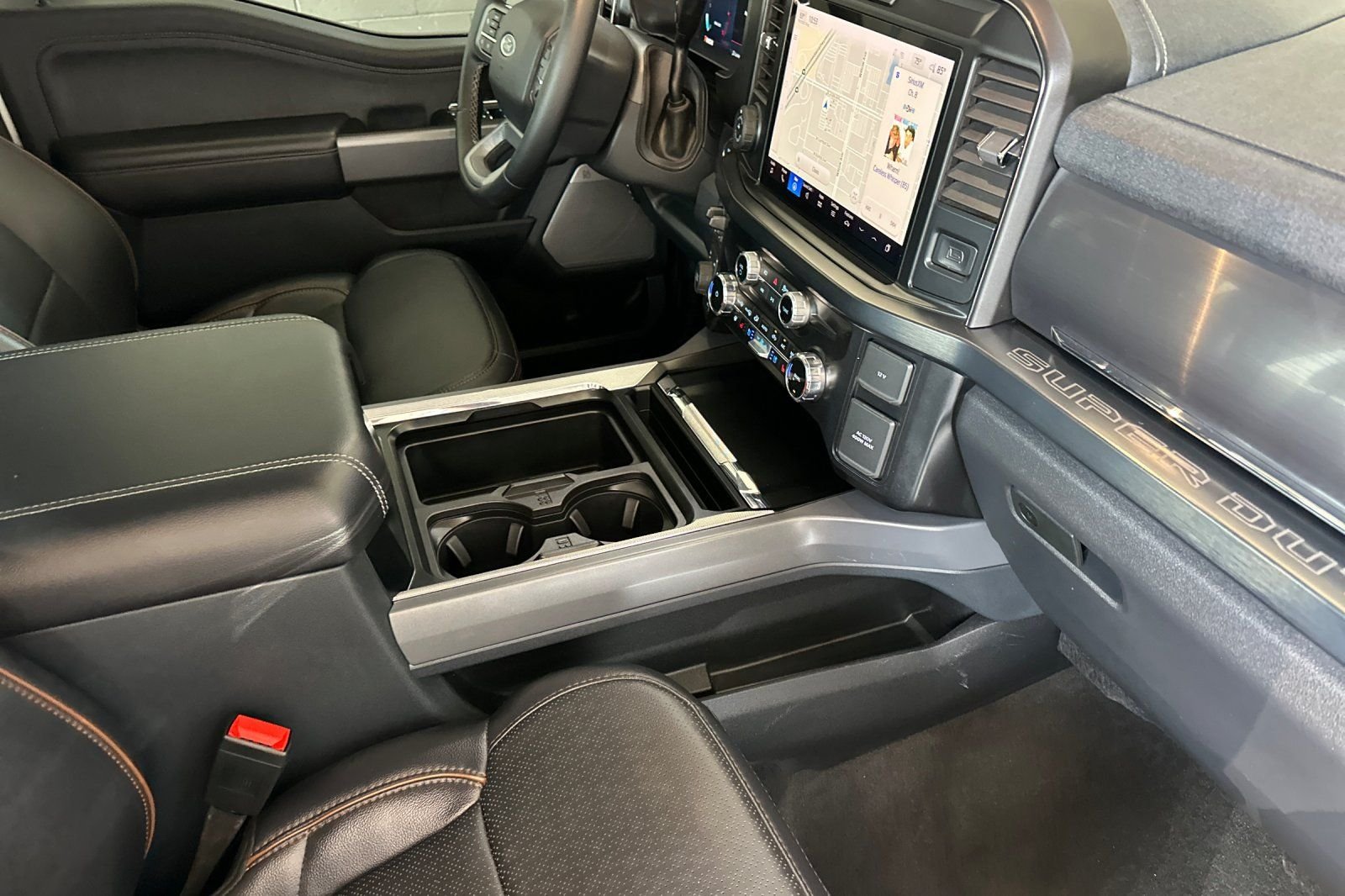 Used 2025 White Ford Lariat image 15