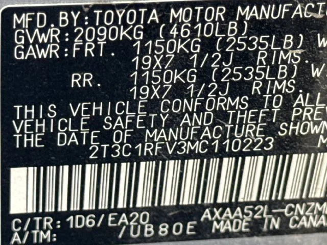 Used 2021 Silver Toyota XLE Premium image 33