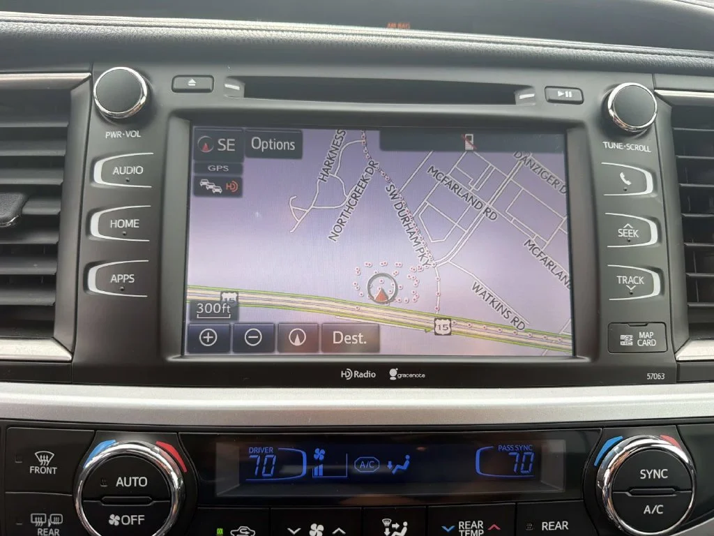Used 2015 Black Toyota XLE V6 image 22