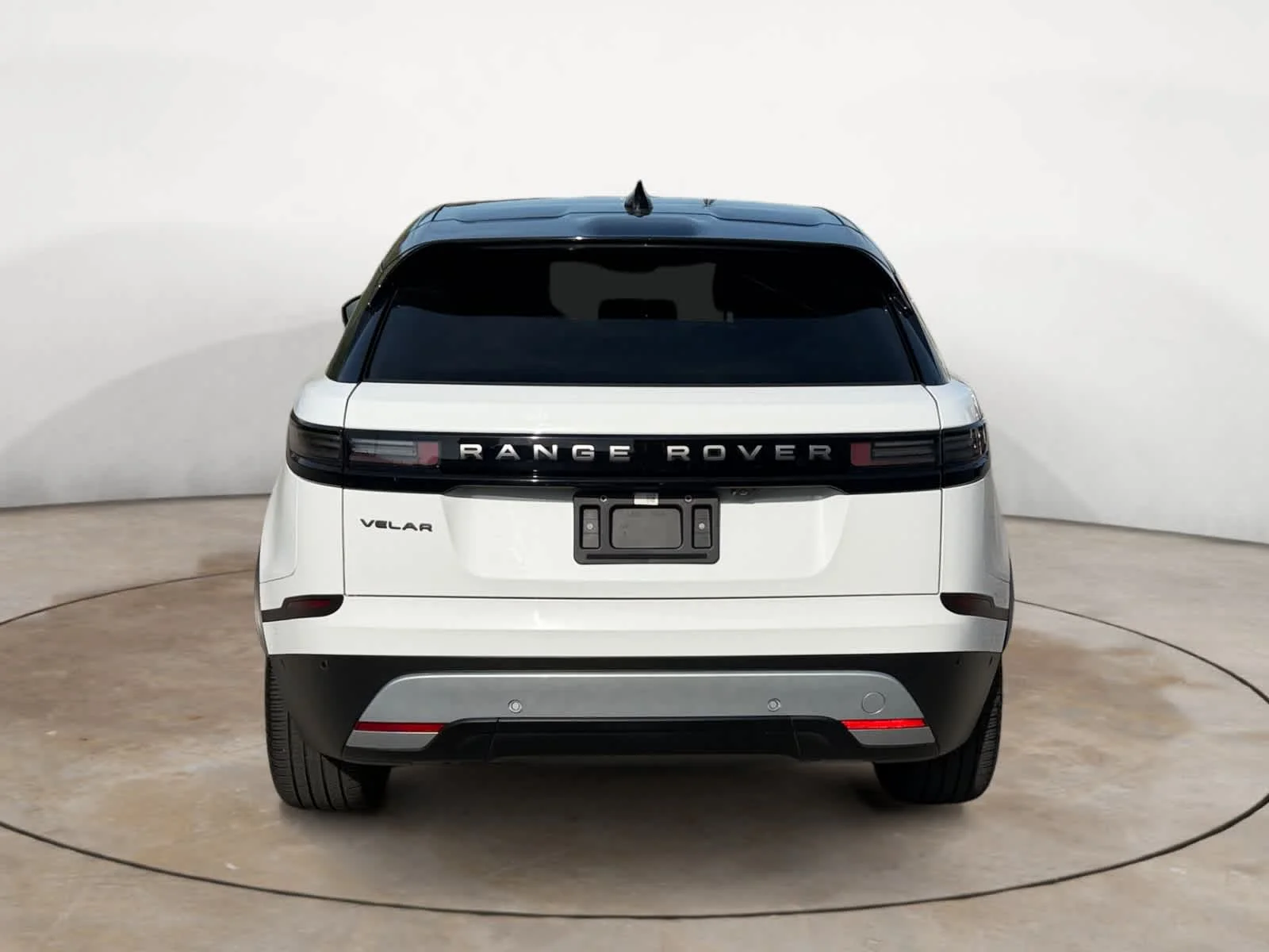 Used 2026 Fuji White Land Rover S image 4