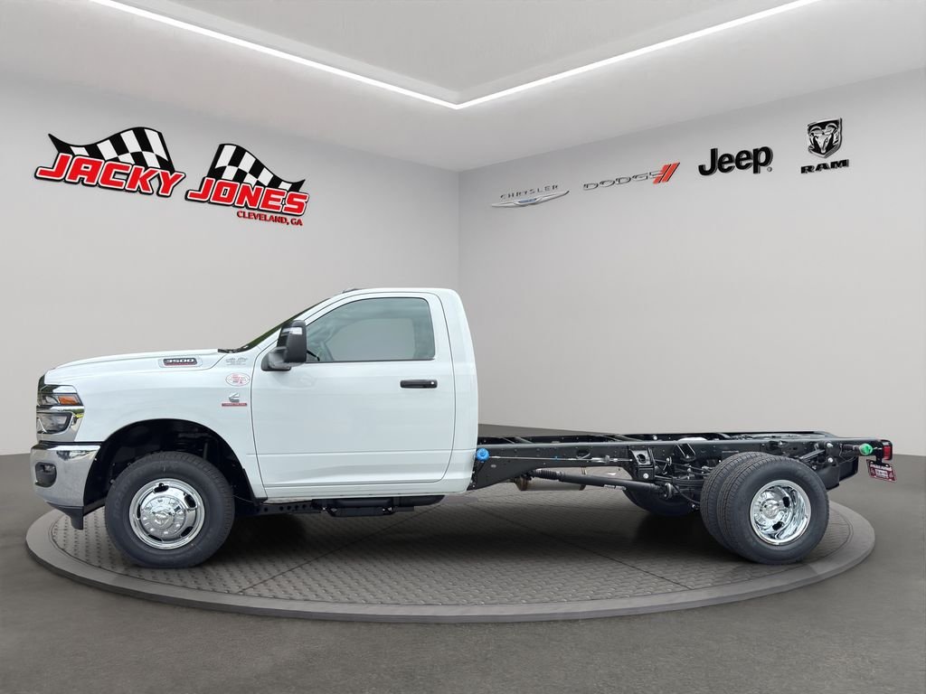 New 2026 Bright White Clear-Coat Exterior Paint RAM Tradesman image 2