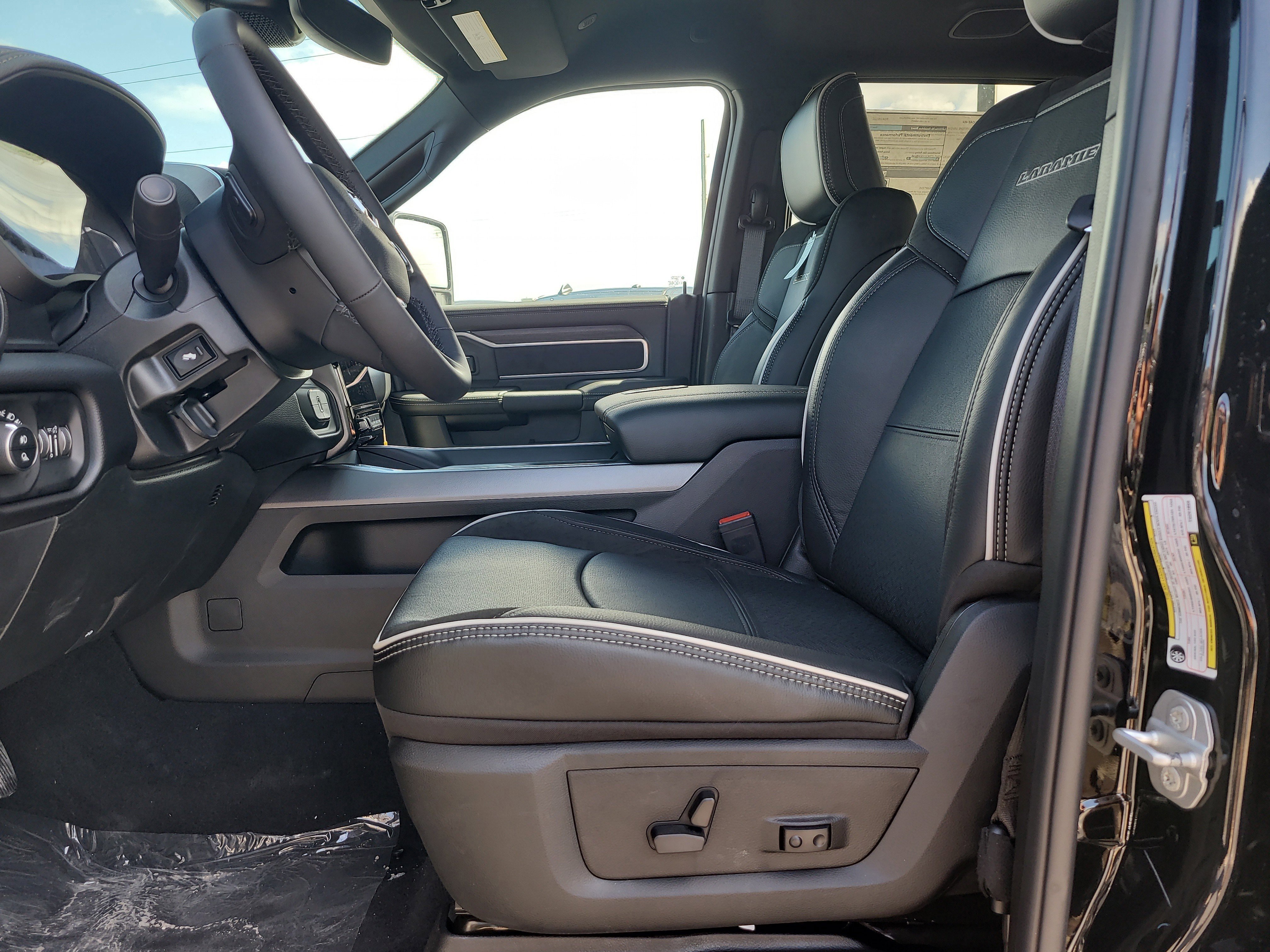 2026 RAM 2500 Laramie - Photo 13