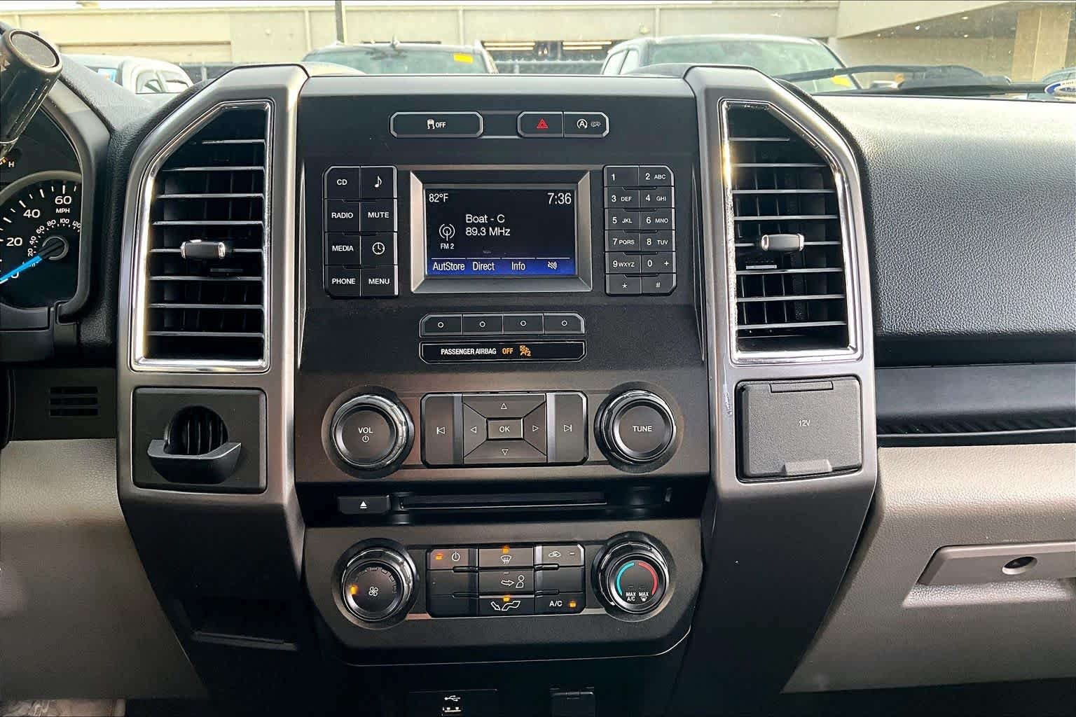 Used 2016 Oxford White Ford XLT image 33