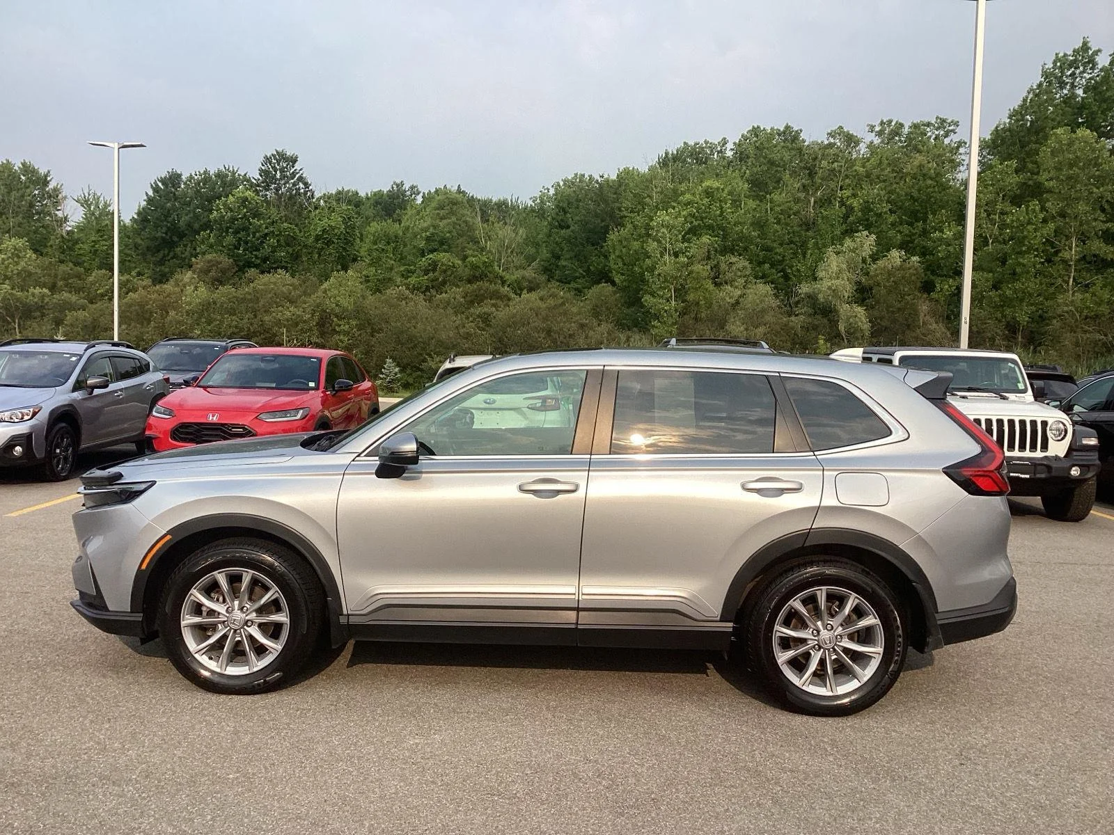 Used 2025 Solar Silver Metallic Honda EX-L image 4