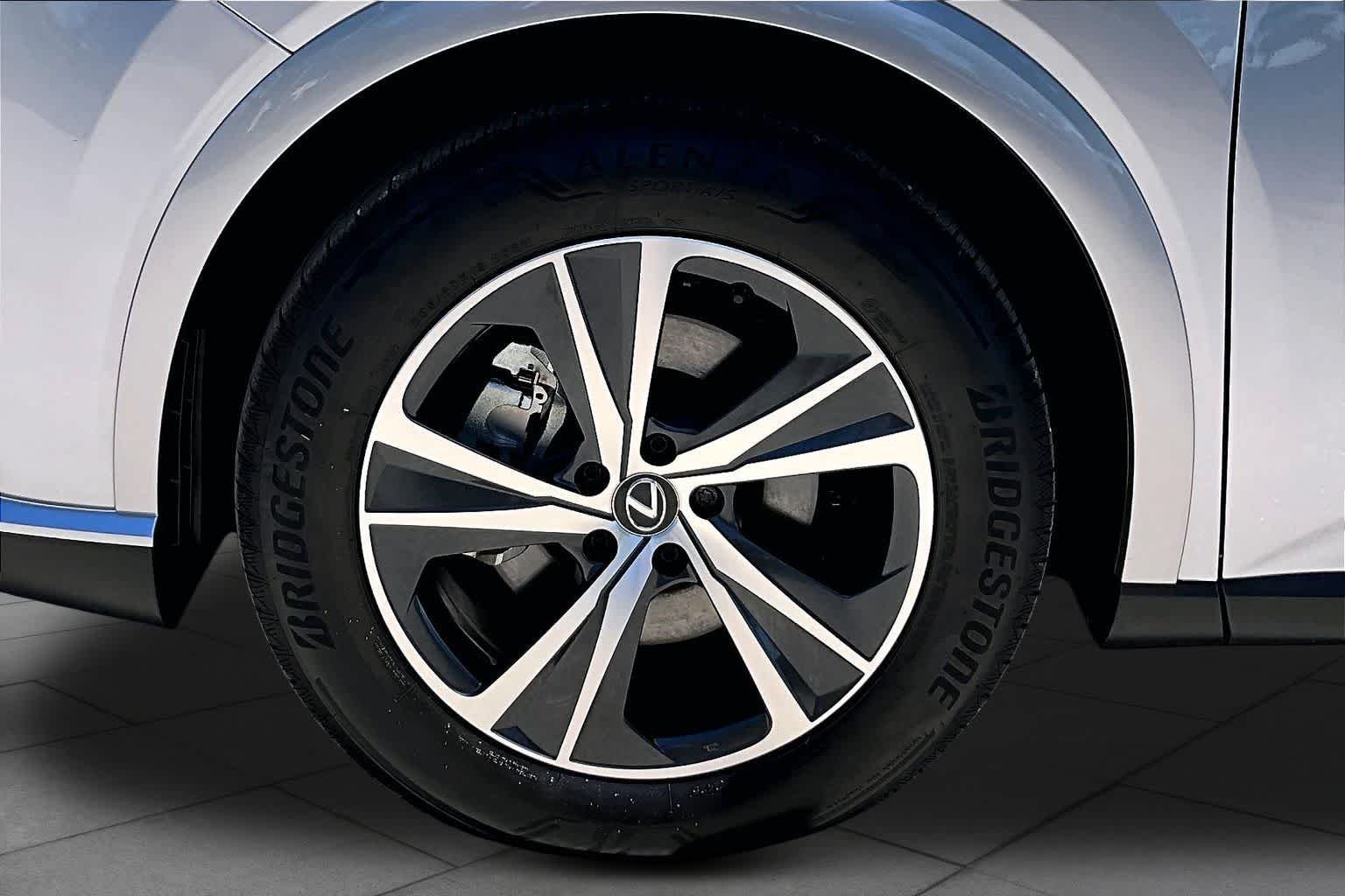 Certified Used 2025 Iridium Lexus Premium image 11