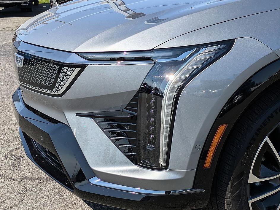 2026 Cadillac OPTIQ Sport - Photo 9
