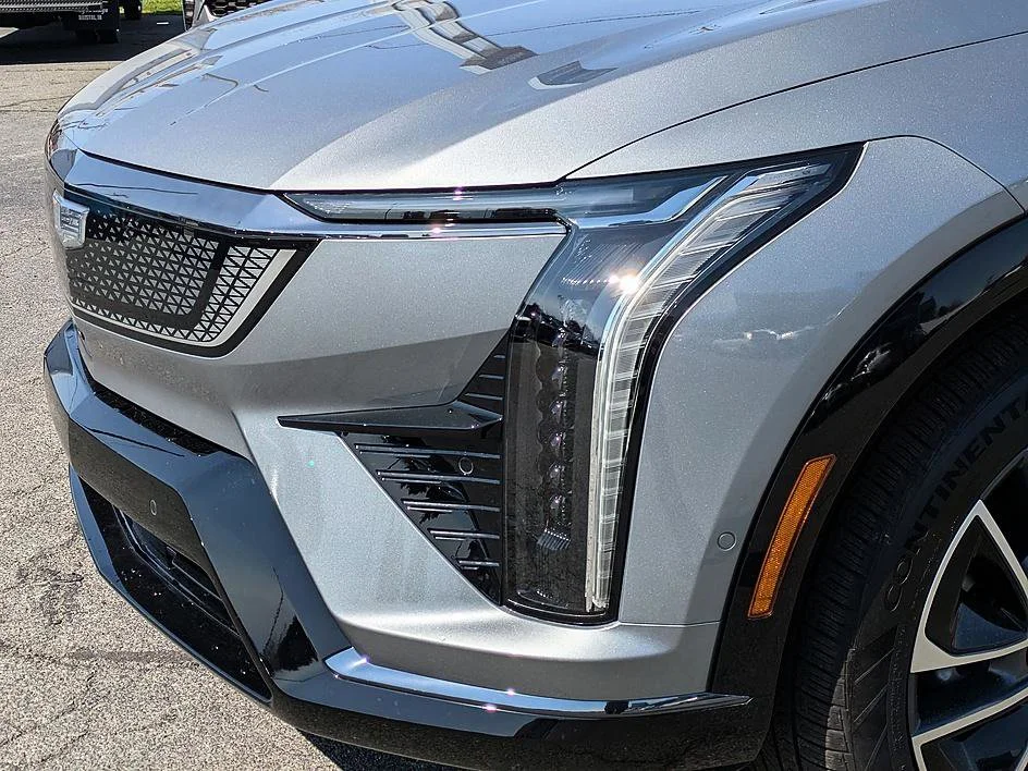 2026 Cadillac OPTIQ Sport - Photo 9