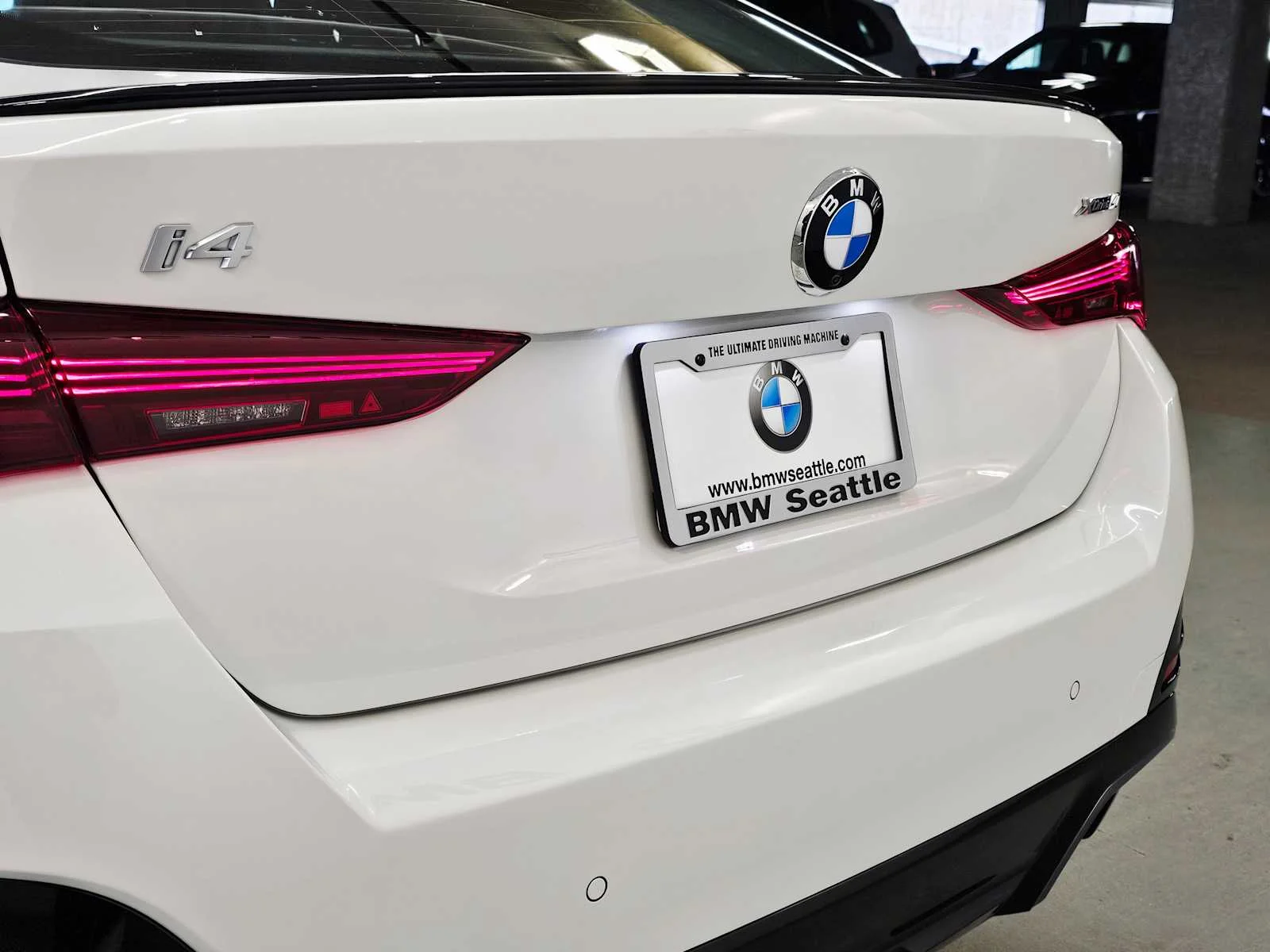 New 2026 Alpine White BMW xDrive40 image 7