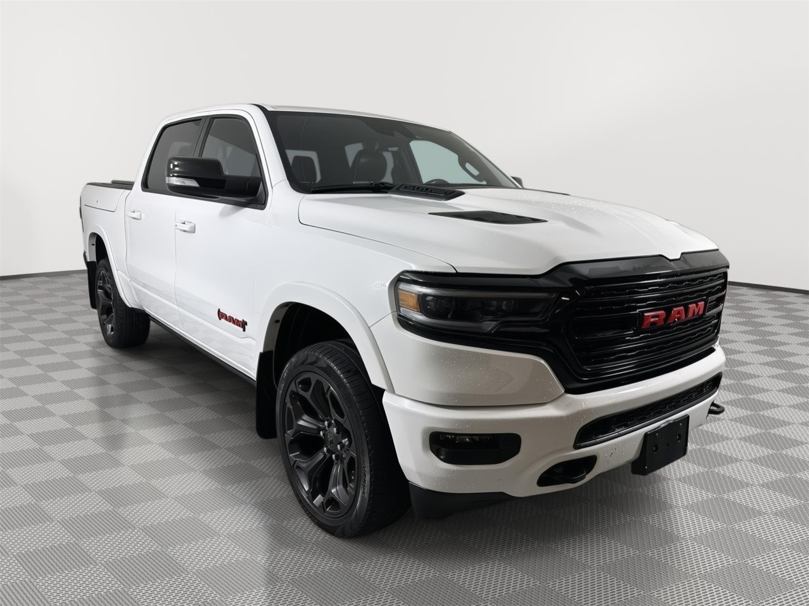 2022 RAM 1500 Limited 4x4 Crew Cab 5'7's photo