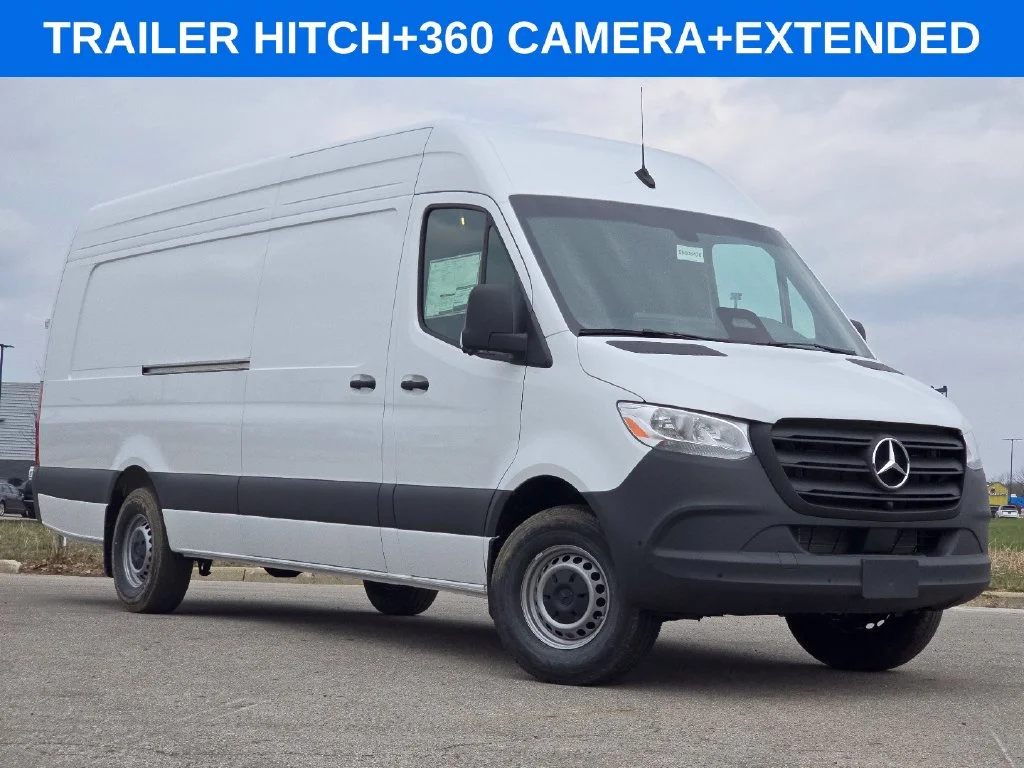 New 2026 Arctic White Mercedes-Benz Cargo 170 WB image 1