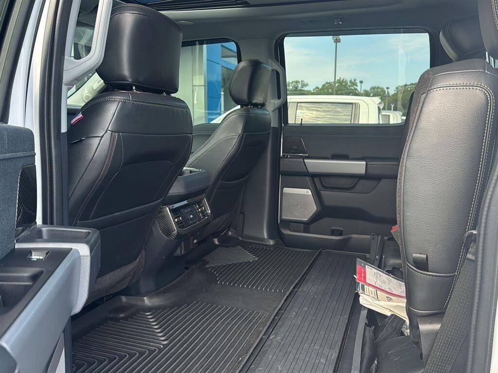 Used 2024 Oxford White Ford Lariat image 5