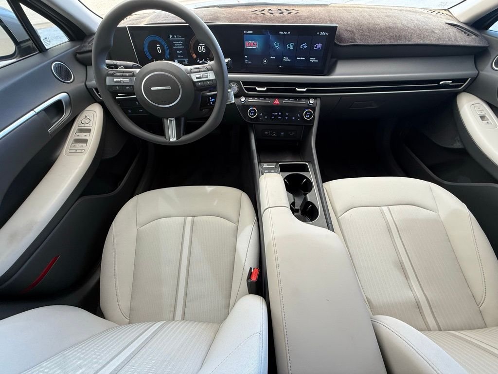 Used 2024 Silver Hyundai SEL image 29