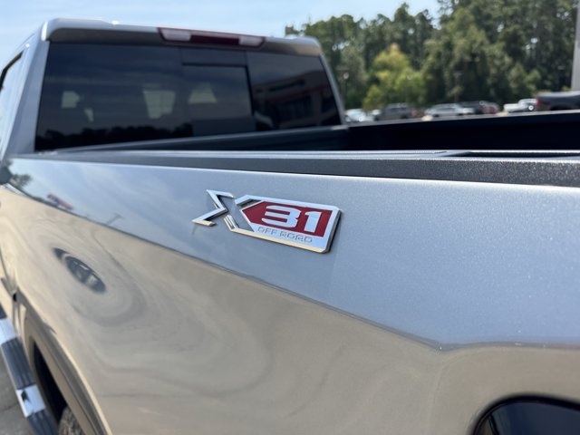 Used 2023 Sterling Metallic GMC SLT image 10