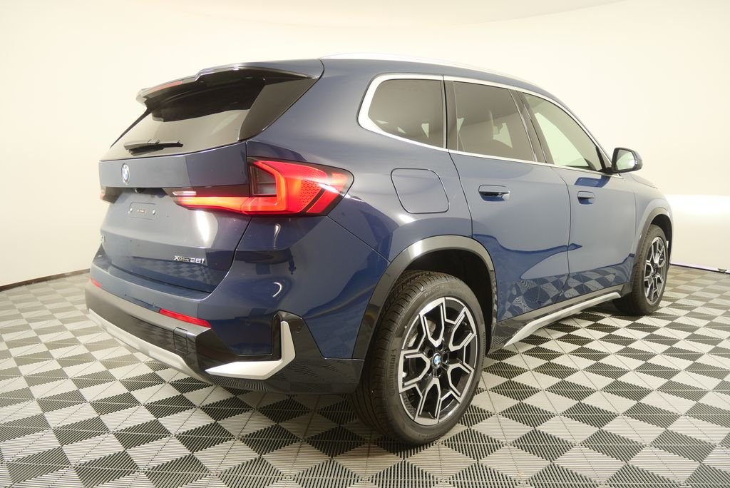 Used 2026 Night Dusk Blue Metallic BMW xDrive28i image 3