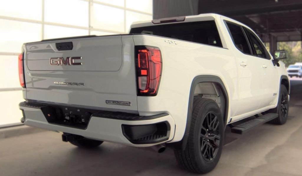 Used 2024 White GMC Elevation image 3