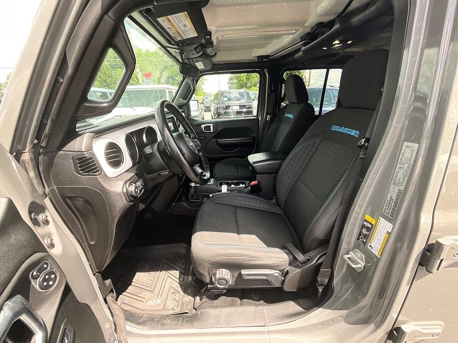 Used 2021 Gray Jeep Unlimited Sport image 13