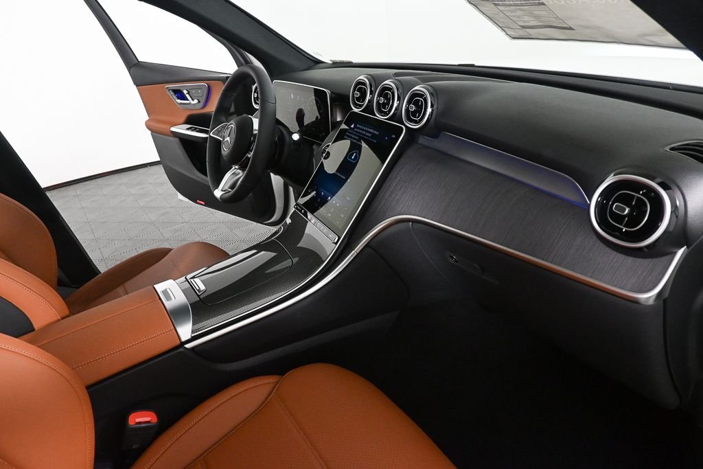 New 2026 Polar White Mercedes-Benz GLC 300 image 22
