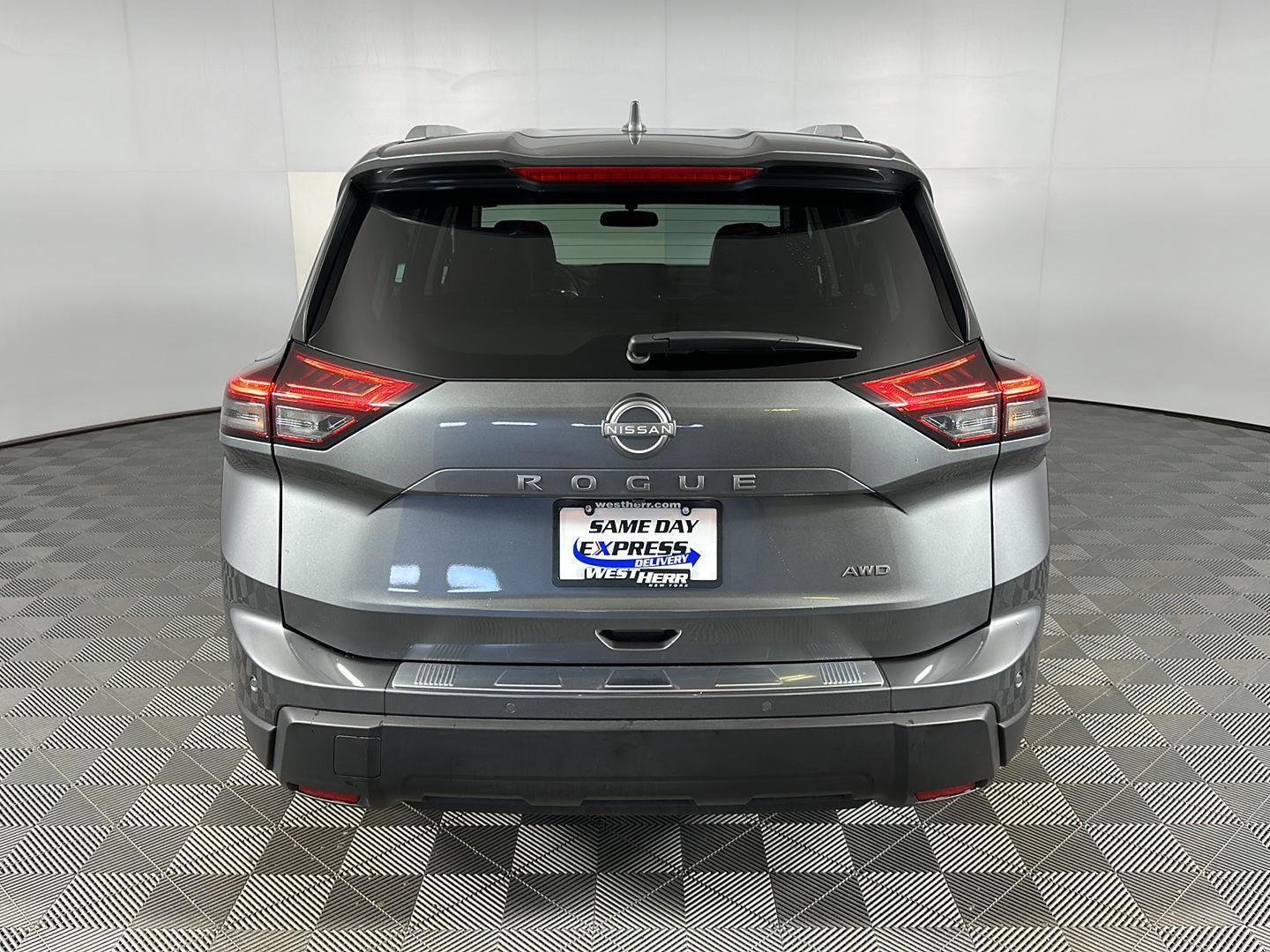 Certified Used 2026 Gun Metallic Nissan SV image 12