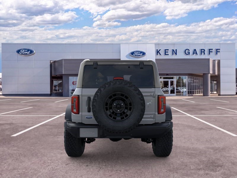 New 2026 Avalanche Gray Ford Badlands image 5