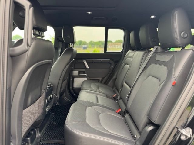 Certified Used 2023 Black Land Rover X-Dynamic SE image 12