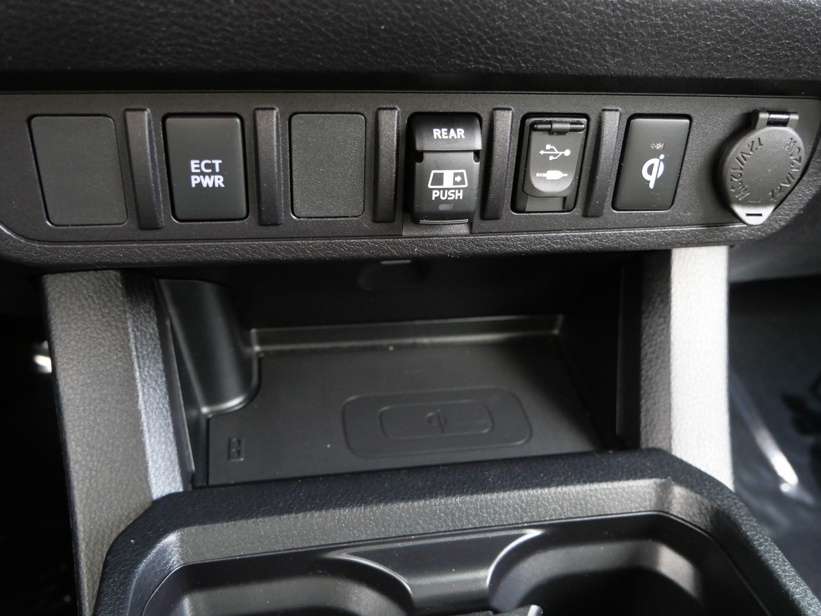 Used 2018 Magnetic Gray Metallic Toyota SR5 image 32