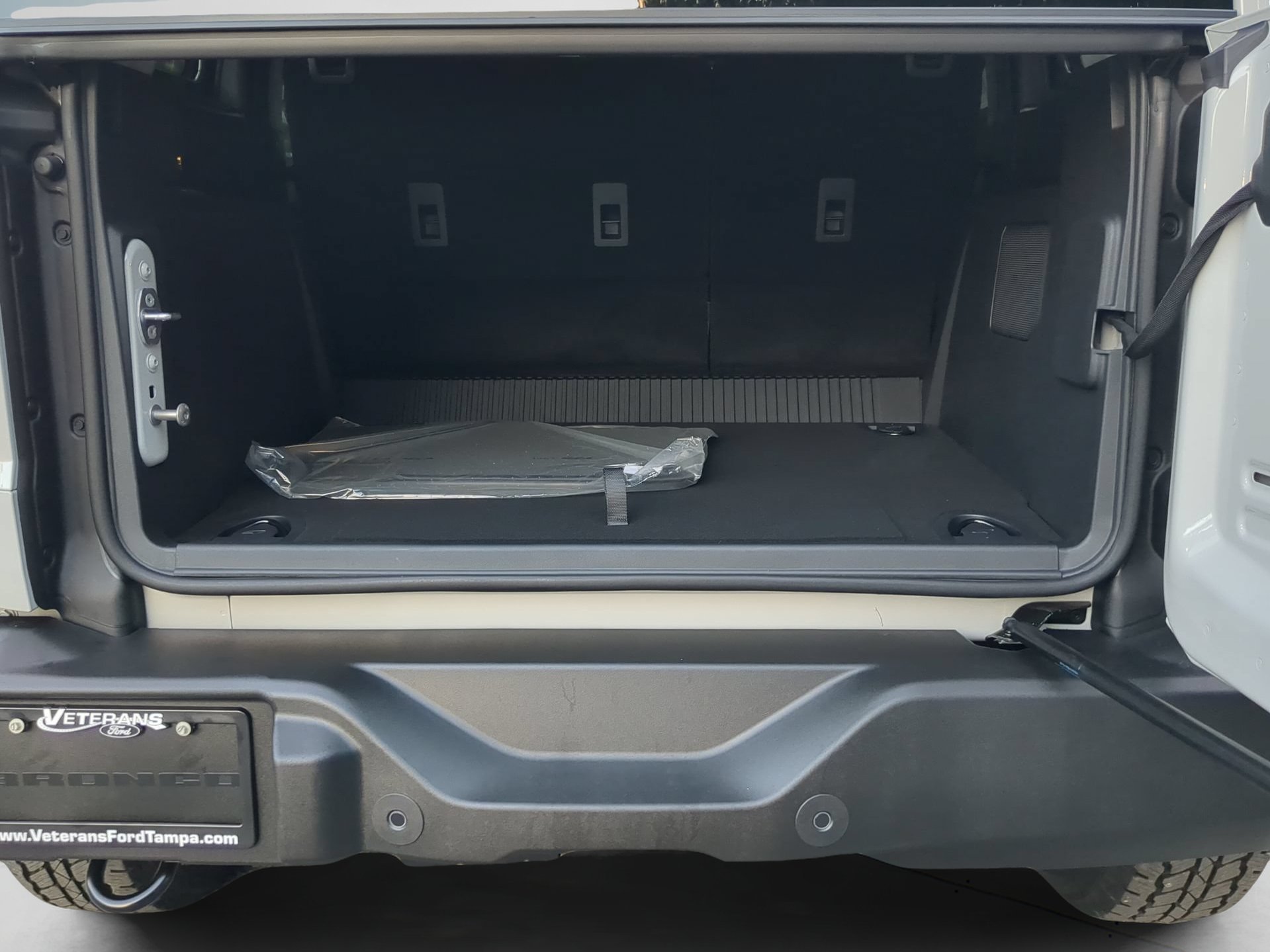 New 2026 Avalanche Gray Ford Outer Banks® image 43