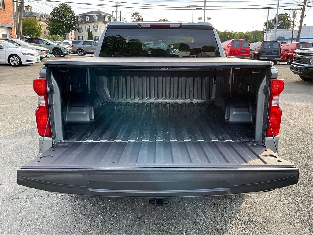 Used 2023 Gray Chevrolet LT image 31