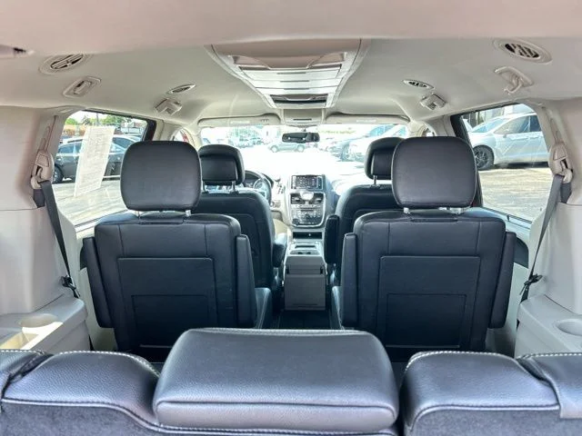 Used 2015 Red Chrysler Touring image 9