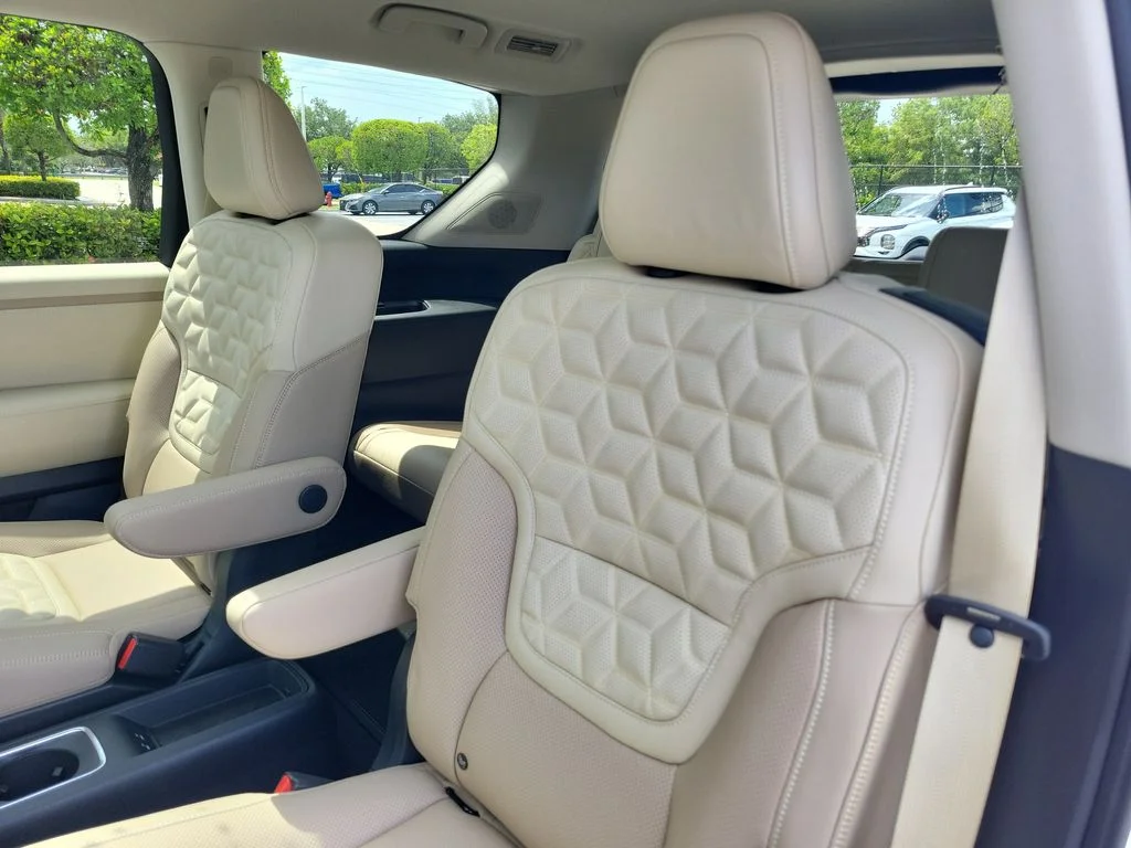 New 2026 White Nissan Platinum Reserve image 13