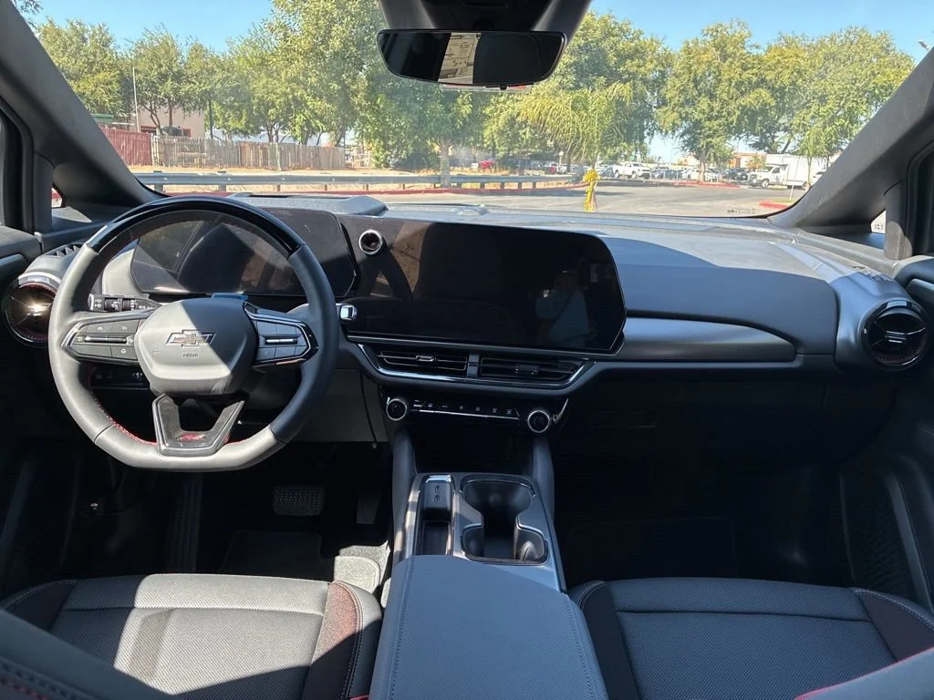 2025 Chevrolet Equinox EV RS - Photo 32